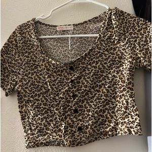 button down cheetah crop